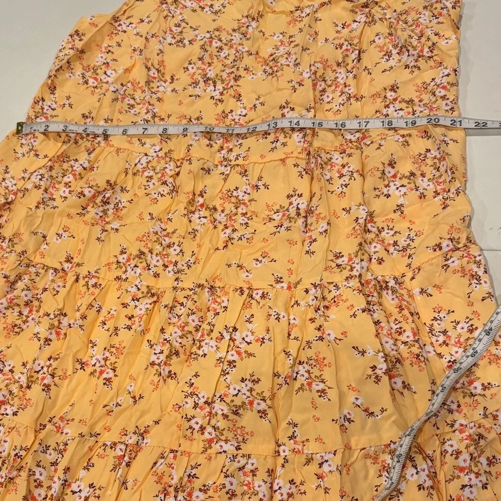 Old Navy Sleeveless Tiered Floral Swing Dress - Picture 4 of 10